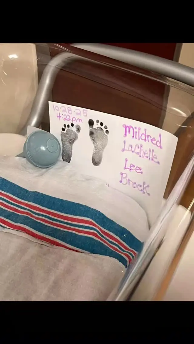 Holly Amber Hood Skeens Instagram