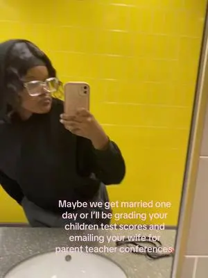 Elizabeth Pope TikTok