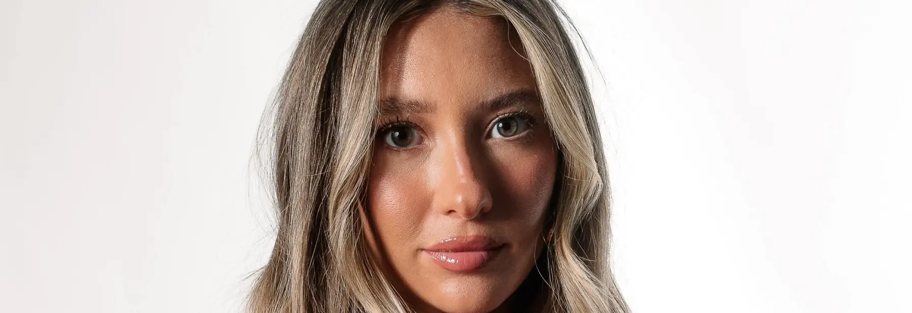 MAKEUP BY KELLI ANNE. MXKA