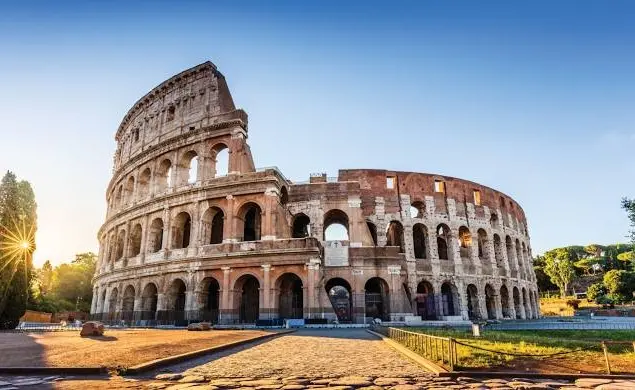 Explore. Live Tourism map of Rome, Italy.