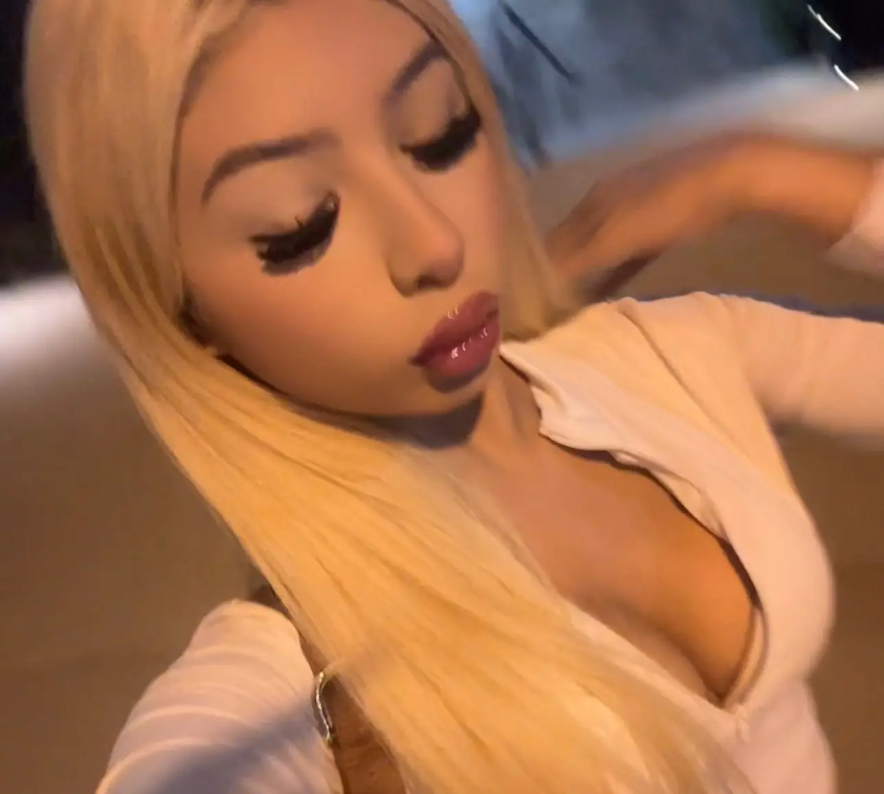 Group chat. Tap to open