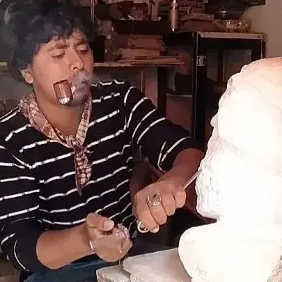 Help Neshaat, an Artist from Gaza, Create Again