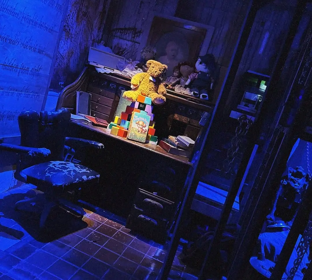 ASYLUM. Escape Hotel