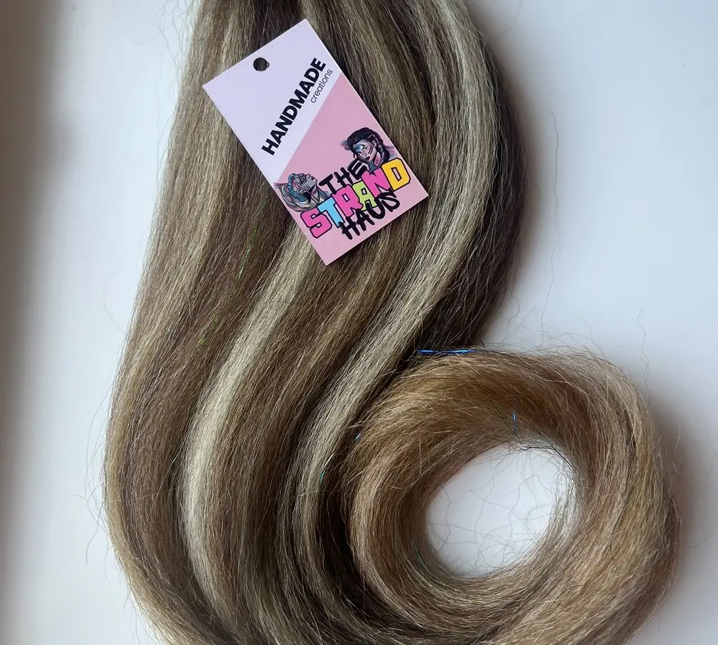 SANDSTONE. Faux Ponytail Extension