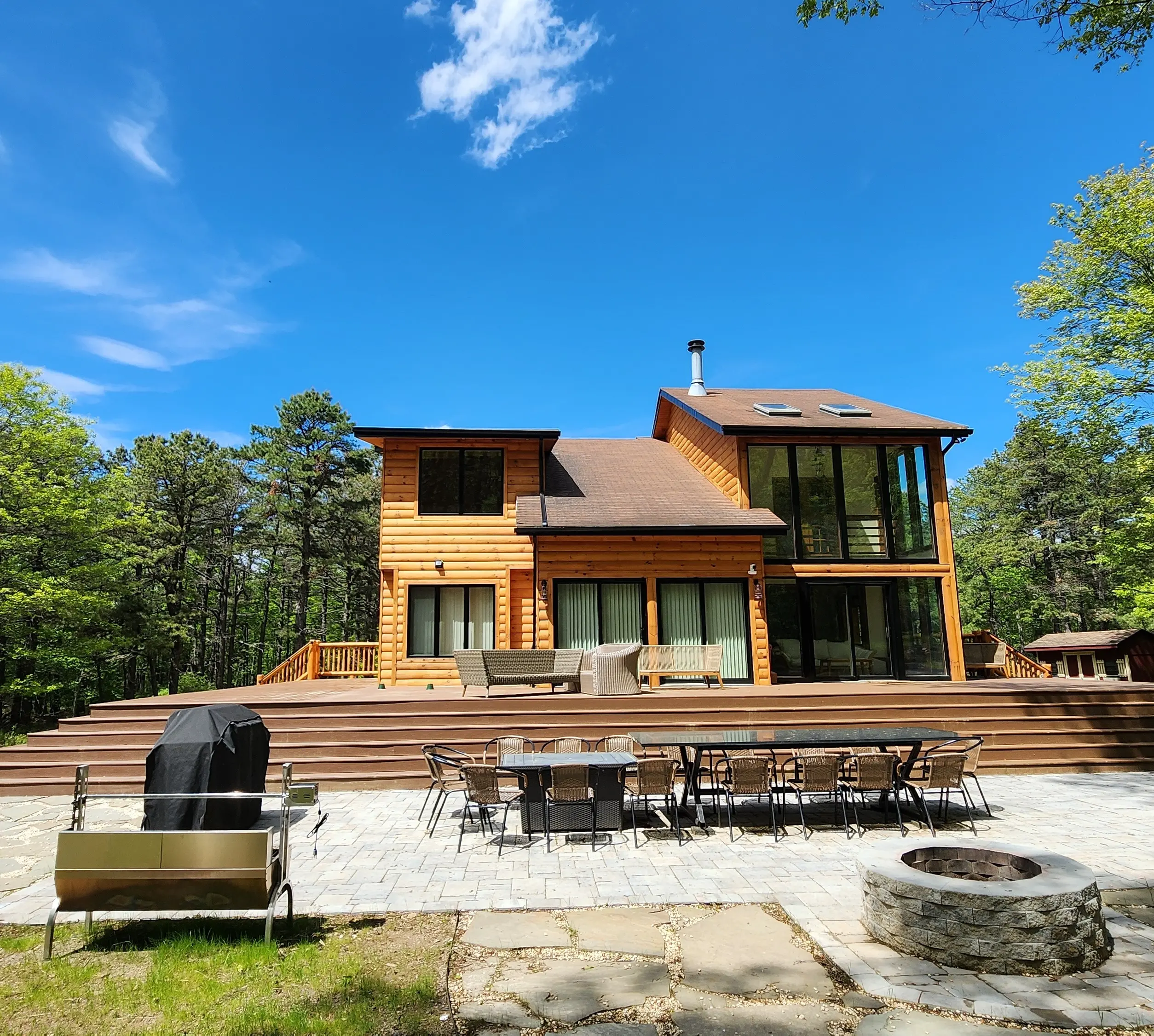 Big Cabin. Front side