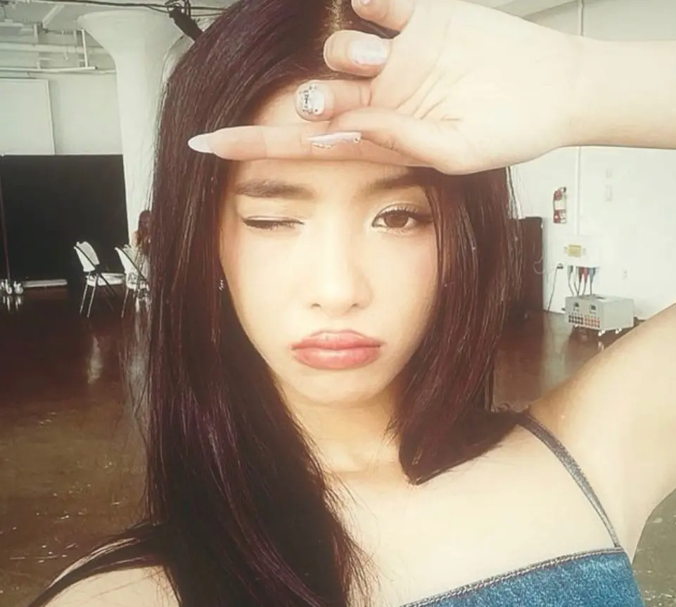 Hear out the Katseye listening party on Weverse!🤍. @katseyeworld