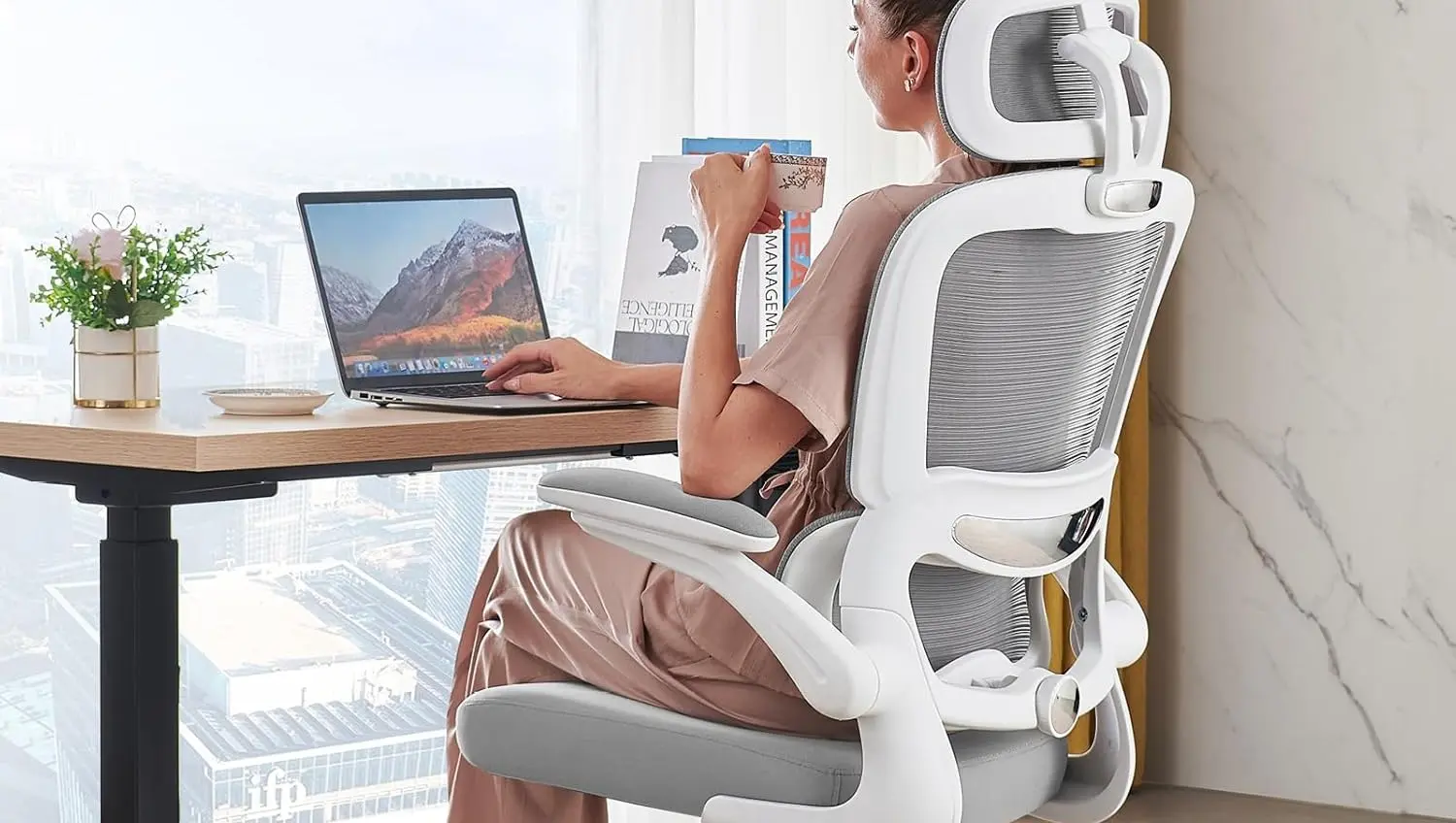 Top notch ergonomic chair for a great price!. TRALT Ergonomic Desk Chair
