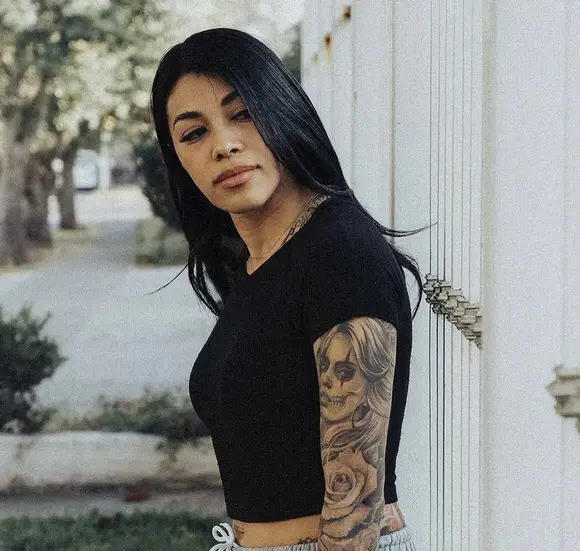 @elviaguadian