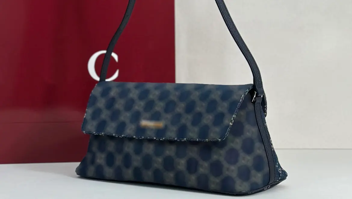 Purse. g* u*c*c*i*