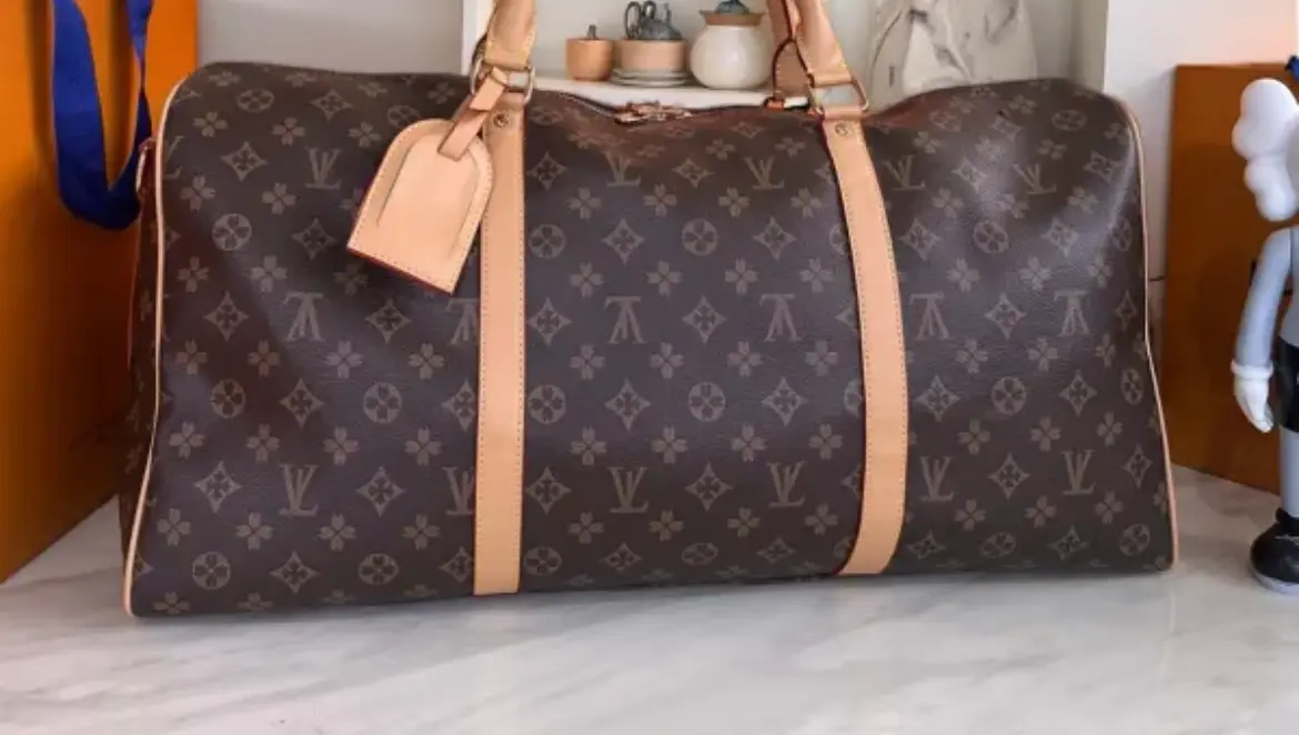 Bag. LV
