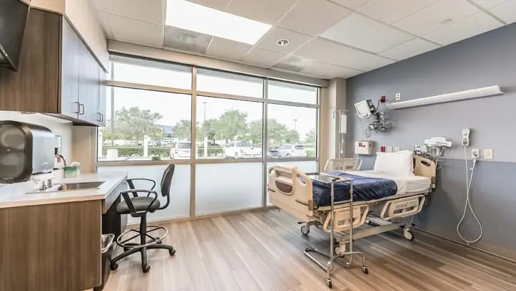 Walter Hall Park to Elitecare Emergency Hospital